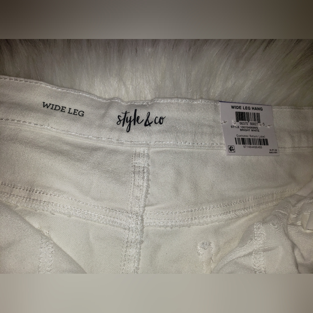 Women's High Rise Wide Leg Crop Jeans - Picture 4 of 8